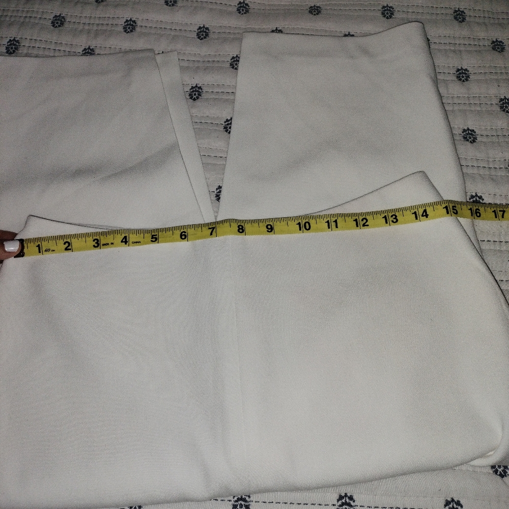 Women's Banana Republic White Skirt
